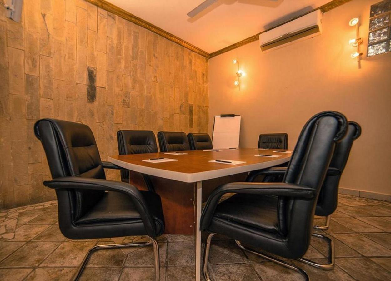 Colosseum Boutique Hotel&Spa Dar es Salaam Extérieur photo